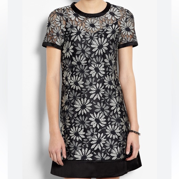 MARC by MARC JACOBS black multi daisy floral lace dress. Size 4 - Picture 3 of 16